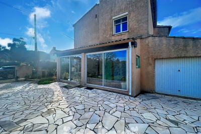 House for sale in COGOLIN Ouest - 6 rooms - 176 m&sup2; 