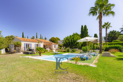 House for sale in LE BEAUSSET Pont de Suve - 6 rooms - 116 m² 