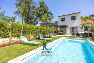 House for sale in SANARY-SUR-MER  - 5 rooms - 140 m² 