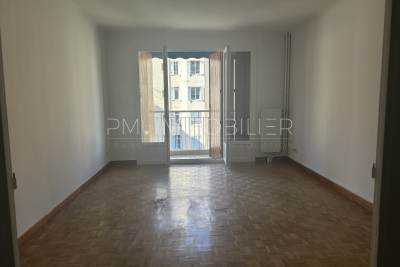 Appartement à louer à MARSEILLE 4EME Campagne Leveque-Abattoirs - 3 pièces - 64 m² 