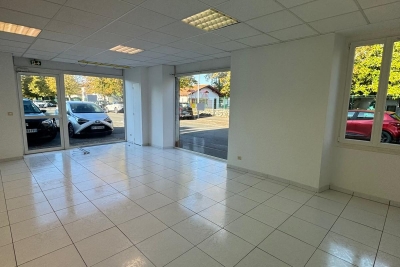 Commerce à vendre à CAMBO-LES-BAINS   - 58 m² 