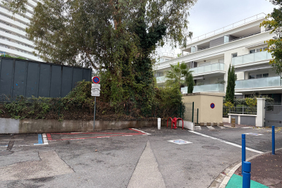 Parking/Garage à vendre à VILLENEUVE-LOUBET   - 13 m² 