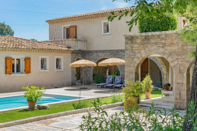 Maison à vendre à LA GAUDE Garnier-Gare de Provence - 7 pièces - 204 m² 