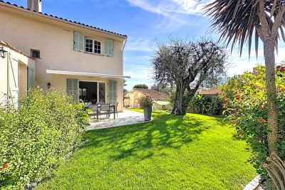 House for sale in real estate PÉGOMAS  - 4 rooms - 117 m² 