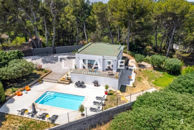 Maison à vendre à MARSEILLE 11EME La Jarre-Roy d'Espagne - 5 pièces - 215 m² 