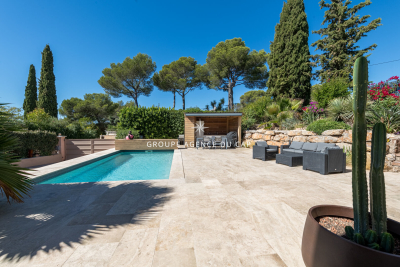 Maison à vendre à ST-RAPHAËL Peyron-Saint Sebastien - 7 pièces - 200 m² 