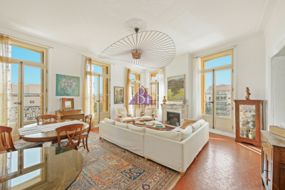 Appartement à vendre à HYÈRES  - 4 pièces - 150 m² 