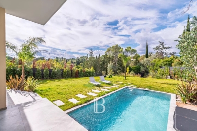 Maison à vendre à Valbonne  - 6 pièces 318 m² 