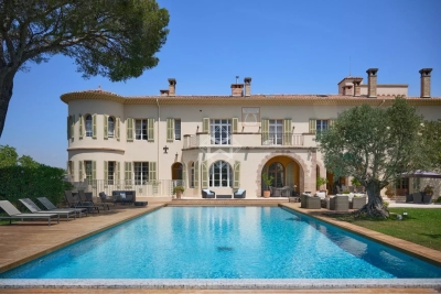 Villa à Fréjus &agrave; louer à partir de 28 500 € / semaine, Photo 1