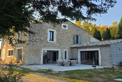 Maison à vendre à EYGALIÈRES  - 9 pièces - 380 m² 