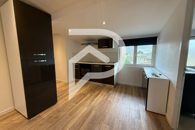 Bien à vendre à SURGERES   - 125 m² 