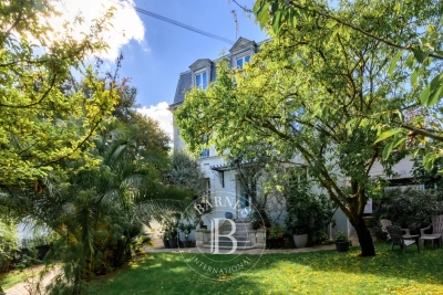 Maison à vendre à NOGENT SUR MARNE Auber - 8 pièces - 254 m² 