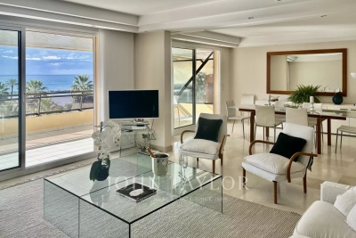 Apartment for sale in ST-LAURENT-DU-VAR  - 5 rooms - 156 m² 