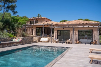 Maison &agrave; vendre &agrave; LA CROIX-VALMER  - 8 pi&egrave;ces - 247 m&sup2; 