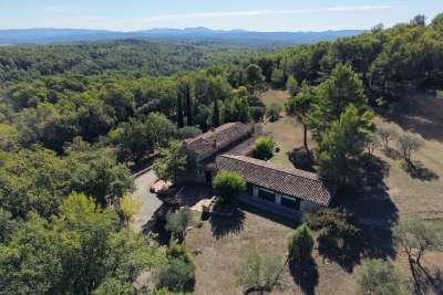 Maison &agrave; vendre &agrave; SEILLANS  - 8 pi&egrave;ces - 400 m&sup2; 