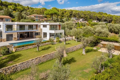 House for sale in MOUGINS Garbejaire-Haut Sartoux - 7 rooms - 314 m&sup2; 