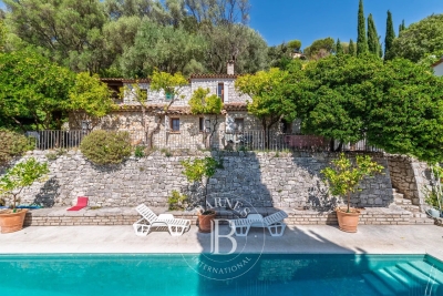 House for sale in ST-PAUL-DE-VENCE  - 15 rooms - 407 m&sup2; 