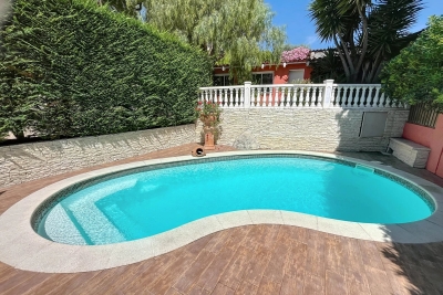 Maison à vendre vue balcon terrasse nice 