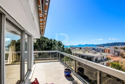 Appartement à vendre à ANTIBES La Maure-Super Cannes - 3 pièces - 90 m² 