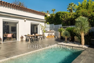 House for sale in MOUGINS  - 6 rooms - 163 m² 