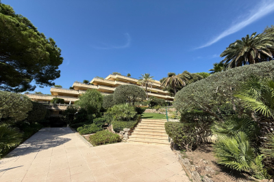 Apartment to rent in JUAN-LES-PINS Vieux Nice-Visitation - 3 rooms - 82 m² 