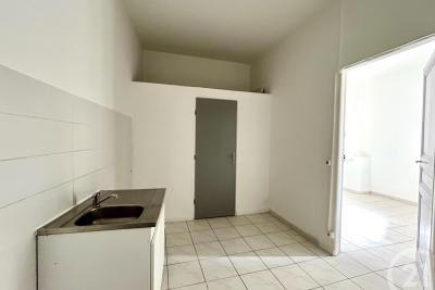 Appartement à louer à ARLES La Roque-d'Anthéron - 1 pièces - 27 m² 