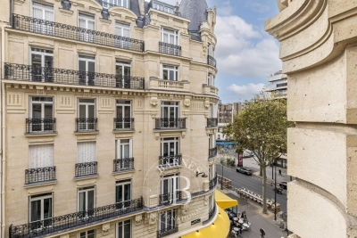 Appartement à vendre à PARIS 15EME Palais Royal - 4 pièces - 94 m² 
