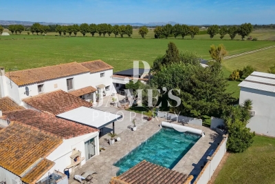 Maison à vendre à ARLES   - 234 m² 