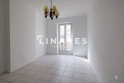 Appartement à vendre à MARSEILLE 1ER  - 1 pièces - 77 m² 