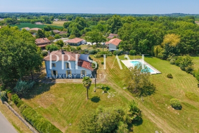 Maison à vendre à STE-MARIE-DE-GOSSE Labenne - 10 pièces - 360 m² 