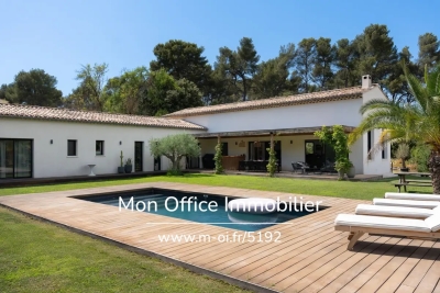 Maison à vendre à BOUC-BEL-AIR La Jarre-Roy d'Espagne - 7 pièces - 211 m² 