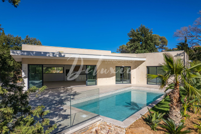 Maison à vendre à ST-RAPHAËL Peyron-Saint Sebastien - 6 pièces - 200 m² 