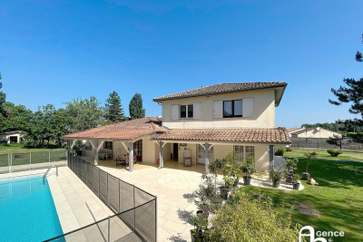 Maison à vendre à ST-GERMAIN-DU-PUCH  - 10 pièces - 216 m² 