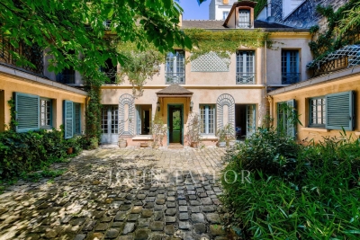 House for sale in PARIS 7EME Porte Saint-Martin - 13 rooms - 300 m² 