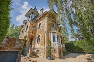 House for sale in ORGEVAL  - 11 rooms - 566 m&sup2; 