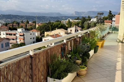Appartement à vendre à NICE Village-Saint Julien-Saint Pierre - 5 pièces - 123 m² 