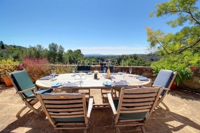 Maison à vendre à CALLAS  - 7 pièces - 236 m² 