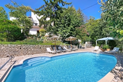 Maison à vendre à ARLES SUR TECH  - 9 pièces - 200 m² 