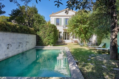 Maison &agrave; vendre &agrave; MARSEILLE 8EME  - 6 pi&egrave;ces - 230 m&sup2; 