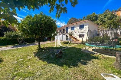 House for sale in BORDEZAC  - 6 rooms - 183 m² 