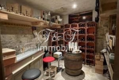 Maison &agrave; vendre &agrave; Murs   245 m&sup2; 