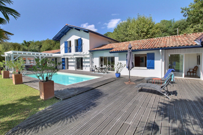 Maison à vendre à BIDART  - 8 pièces - 316 m² 