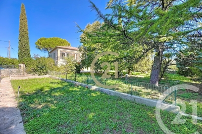 Maison &agrave; vendre &agrave; UZÈS  - 6 pi&egrave;ces - 149 m&sup2; 