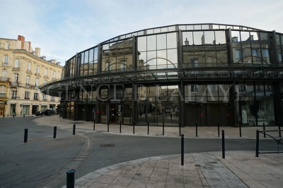 Commerce à louer à BORDEAUX   - 99 m² 