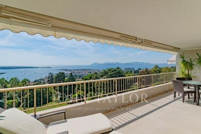 Apartment for sale in CANNES  - 3 rooms - 110 m² 