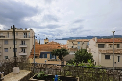 Appartement &agrave; vendre vue mer terrasse le lavandou 