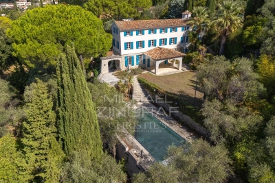 House for sale in GRASSE  - 9 rooms - 376 m² 