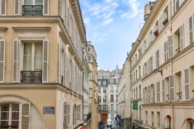 Apartment for sale in real estate PARIS 1ER  - 4 rooms - 80 m&sup2; 