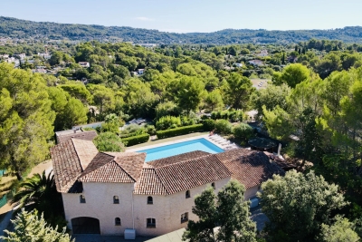 Maison à vendre à MOUANS-SARTOUX  - 6 pièces - 295 m² 