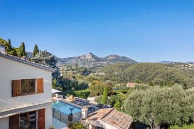House for sale in VENCE  - 7 rooms - 174 m² 